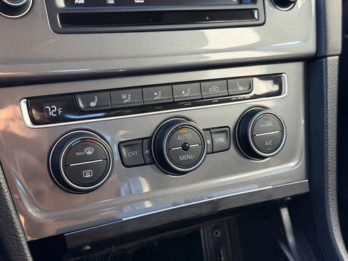 Used 2016 Volkswagen e-Golf SE w/ DC Fast Charging Package image 24