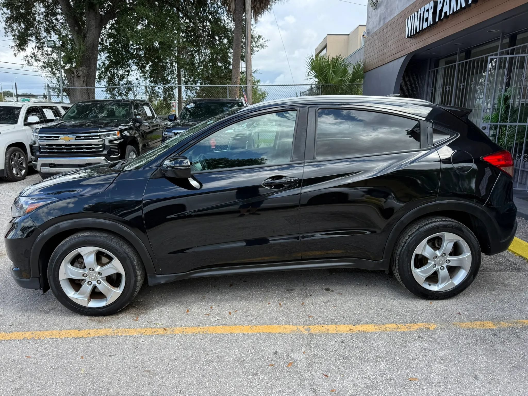 Used 2016 Honda HR-V EX-L image 4
