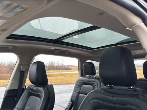 Used 2024 Lincoln Aviator Reserve AWD/4WD image 19