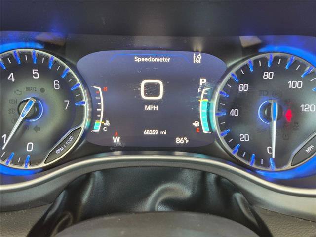 Used 2024 Chrysler Pacifica Touring-L FWD image 11