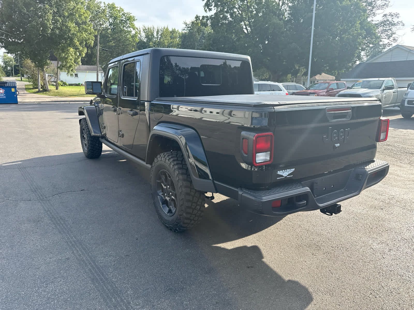 Used 2023 Jeep Gladiator Sport AWD/4WD image 5
