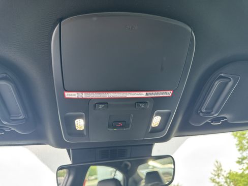 New 2025 Toyota Camry Hybrid image 21