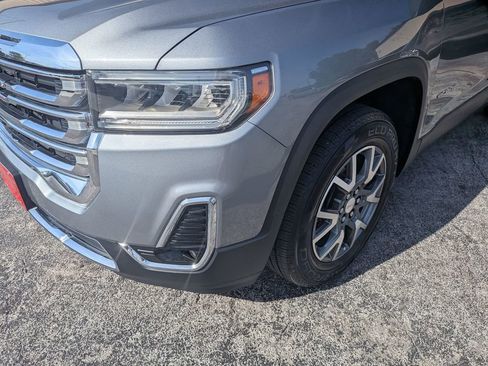 Certified 2023 GMC Acadia SLT w/ Technology Package image 8