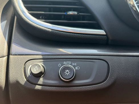 Used 2021 Buick Encore Preferred image 21