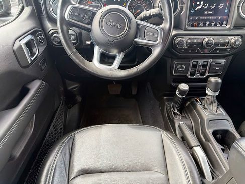 Used 2022 Jeep Wrangler Unlimited Sahara w/ LED Lighting Group AWD/4WD image 16