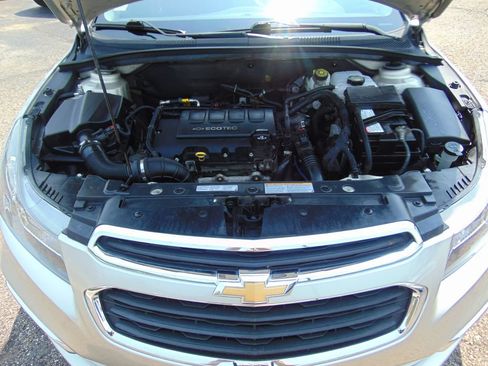 Used 2015 Chevrolet Cruze LT FWD image 30