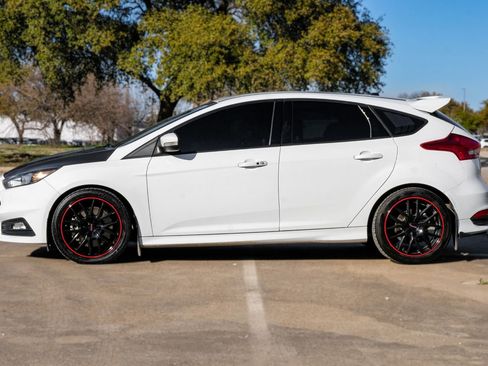 Used 2018 Ford Focus ST image 11
