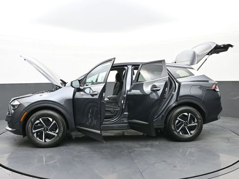 Used 2023 Kia Sportage LX image 43