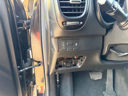 Used 2015 Kia Soul image 25