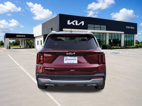 Certified 2025 Kia Sorento S w/ Panoramic Sunroof Package FWD image 6