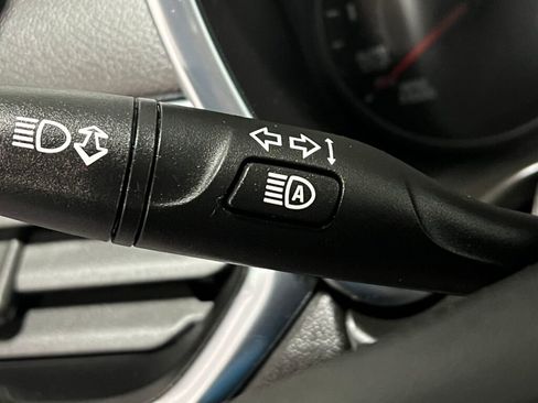 Used 2023 Chevrolet Equinox LT w/ Driver Convenience Package image 16