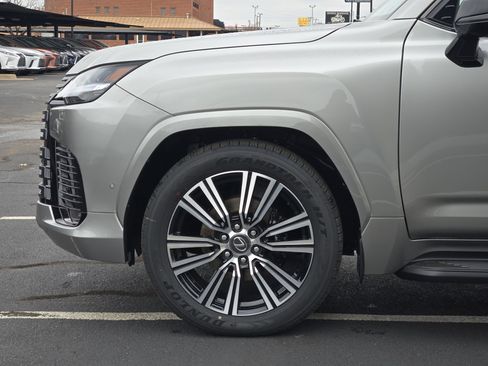 New 2025 Lexus LX 700h Luxury w/ Appearance Package image 5