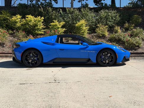 Used 2023 Maserati MC20 Spyder image 2