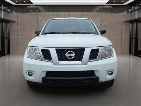 Used 2016 Nissan Frontier Desert Runner image 3
