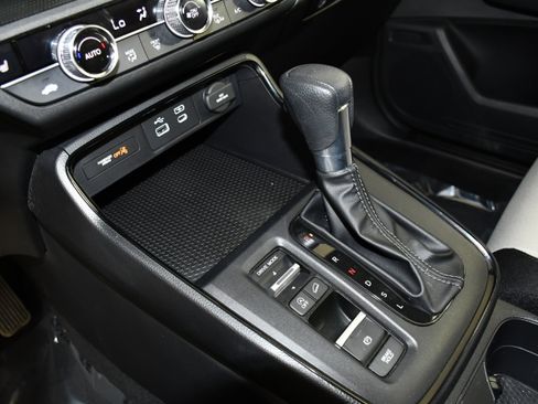 Certified 2025 Honda CR-V EX image 30