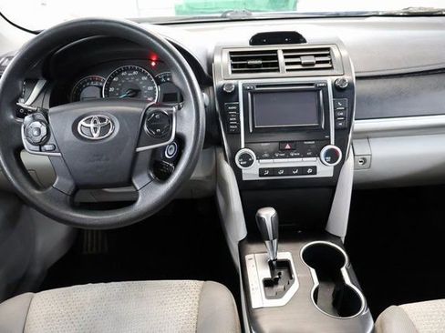 Used 2012 Toyota Camry SE image 12