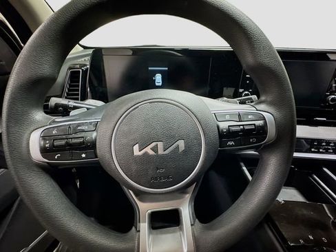 Used 2023 Kia Sportage LX image 18