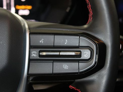 Used 2024 Chevrolet Colorado Z71 w/ Z71 Convenience Package 2 image 34