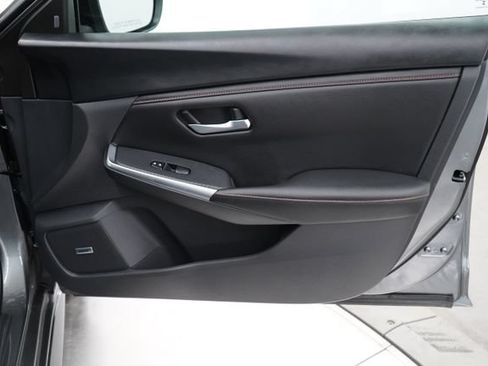 Used 2023 Nissan Sentra SR w/ SR Premium Package FWD image 48