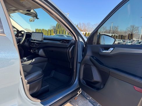 Used 2023 Ford Escape SE image 10