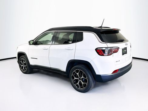 Used 2025 Jeep Compass Limited AWD/4WD image 5