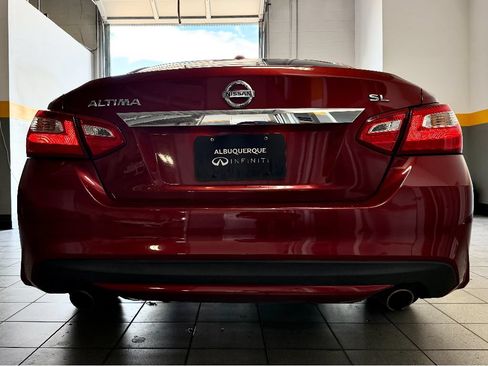 Used 2016 Nissan Altima 2.5 SL w/ 2.5 Technology Package FWD image 9