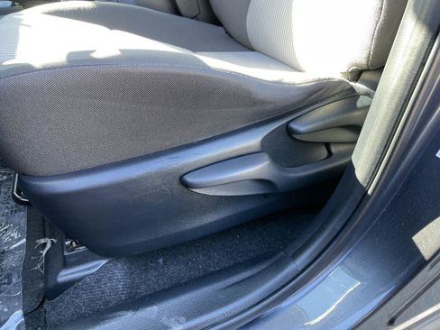 Used 2014 Toyota RAV4 LE image 11