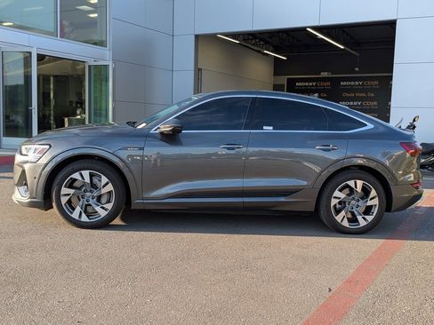 Used 2021 Audi e-tron Premium Plus w/ Premium Plus Package image 2