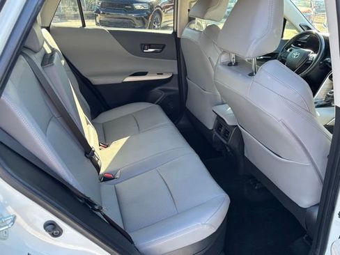 Used 2021 Toyota Venza Limited image 24