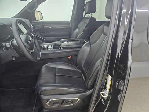 Used 2024 Jeep Wagoneer L Series II w/ Flexible Seating Group AWD/4WD image 4