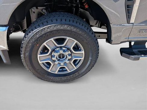 New 2026 Ford F350 Lariat w/ FX4 Off-Road Package AWD/4WD image 8