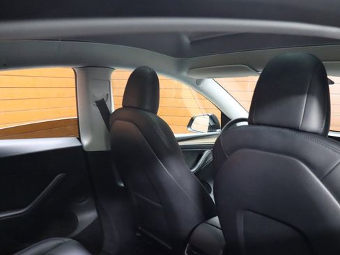 Used 2024 Tesla Model Y Performance image 51