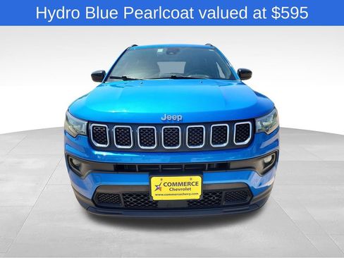 Used 2024 Jeep Compass Latitude AWD/4WD image 2