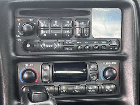 Used 2000 Chevrolet Corvette Coupe w/ Memory Pkg RWD image 18