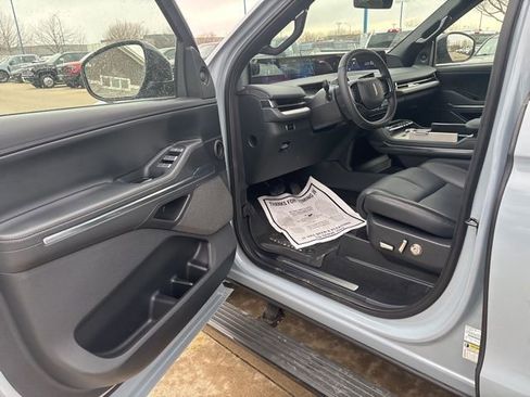 New 2025 Lincoln Navigator Reserve w/ Jet Appearance Package AWD/4WD image 16