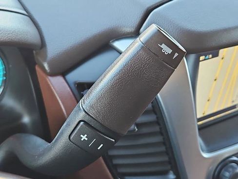 Certified 2019 Chevrolet Suburban Premier image 16