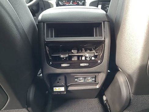 New 2025 Jeep Grand Cherokee Altitude AWD/4WD image 24