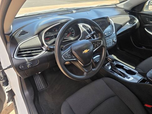 Used 2025 Chevrolet Malibu LT FWD image 12