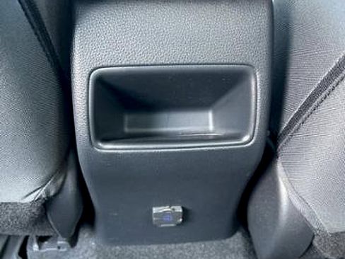 Used 2022 Toyota Corolla LE image 22