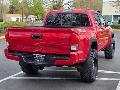 Used 2016 Toyota Tacoma TRD Off-Road w/ Premium & Technology Package image 8