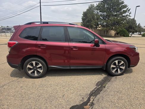 Used 2018 Subaru Forester 2.5i Premium w/ All-Weather Package AWD/4WD image 9