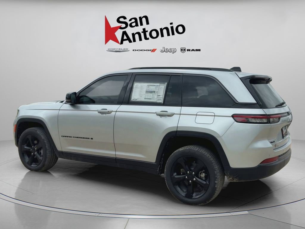 New 2026 Jeep Grand Cherokee Limited w/ Limited Altitude Package AWD/4WD image 10
