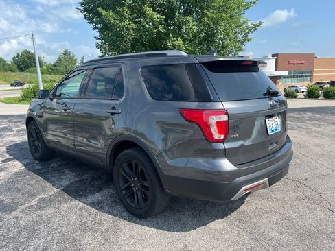 Used 2016 Ford Explorer XLT w/ Equipment Group 201A AWD/4WD image 4