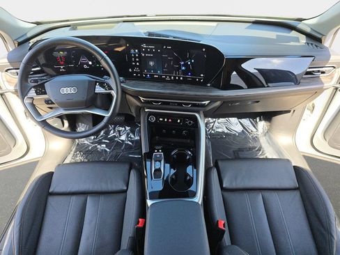 Certified 2025 Audi Q5 Premium w/ Premium Plus AWD/4WD image 10