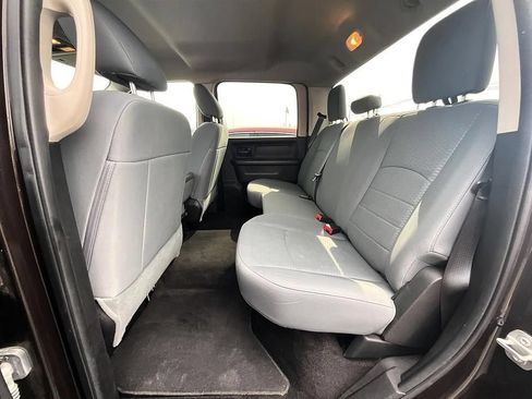 Used 2017 RAM 2500 Tradesman w/ Chrome Appearance Group AWD/4WD image 32