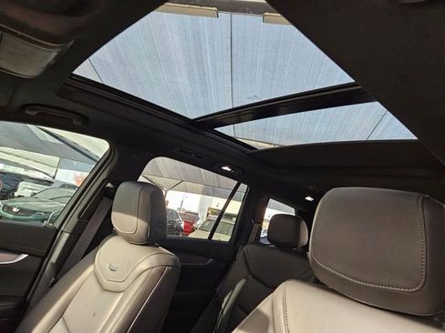 New 2025 Cadillac XT6 Luxury image 9