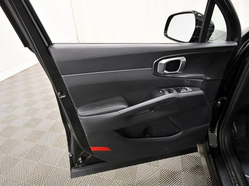 Certified 2025 Kia Sorento S image 13