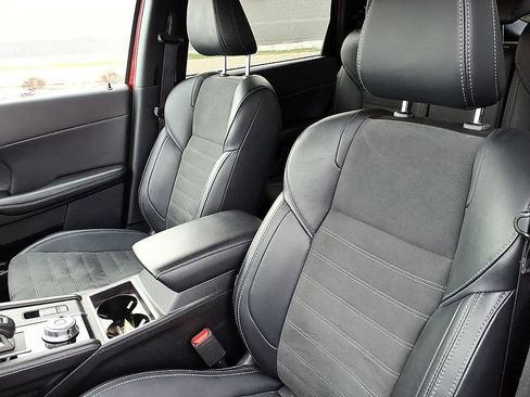 Used 2024 Mitsubishi Outlander SE image 16