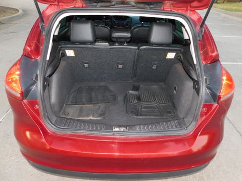 Used 2015 Ford Focus SE w/ Equipment Group 201A image 22