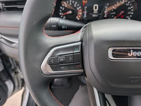 Used 2025 Jeep Compass Trailhawk AWD/4WD image 13